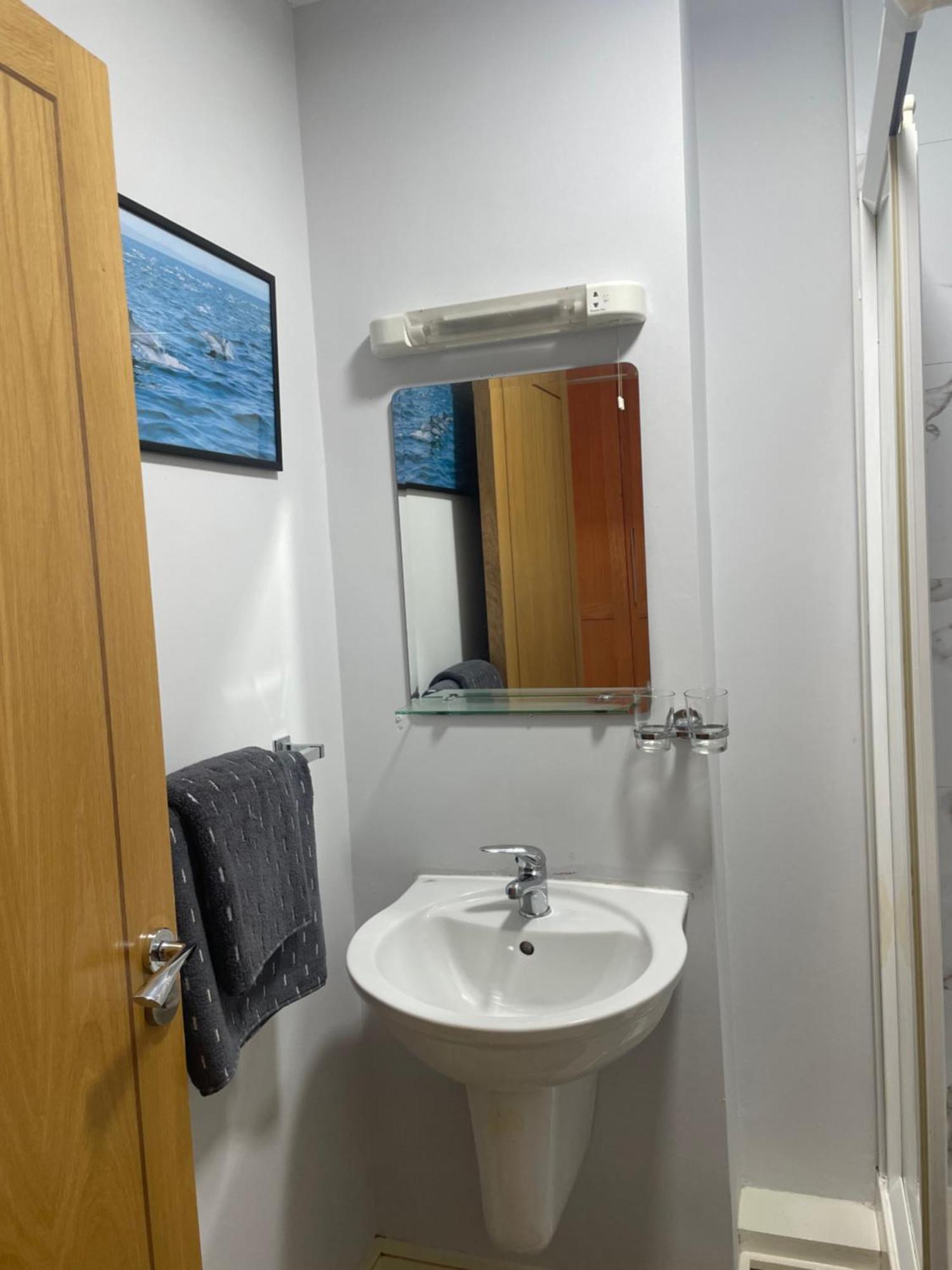 Courthouse View Penthouse 2 Daire Clifden Oda fotoğraf